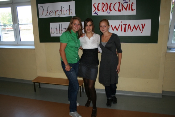 05-Zdjecie powitalne uczennic XXV LO